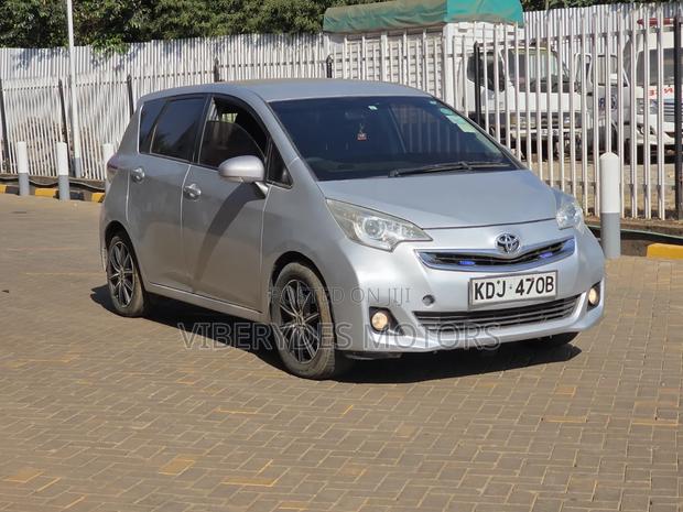 Toyota Ractis 2015 Silver