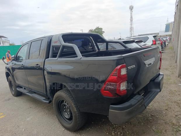 Toyota Hilux 2019 Black