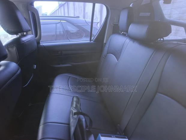 Toyota Hilux 2019 Black