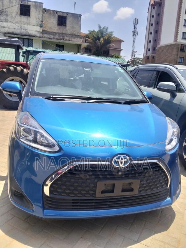 Toyota Sienta 2019 Blue
