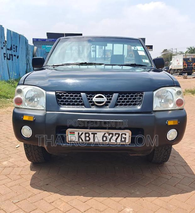 Nissan Hardbody 2012 Black