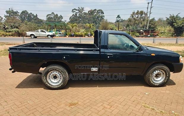 Nissan Hardbody 2012 Black