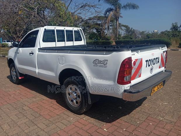 Toyota Hilux 2008 White