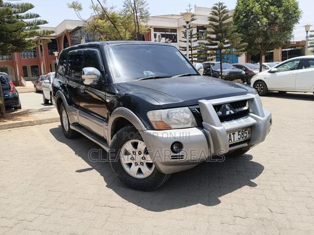 Mitsubishi Pajero 2002 Black