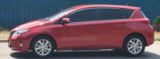 Toyota Auris 2012 Red