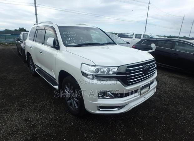 Toyota Land Cruiser 4.6 V8 ZX 2018 Pearl