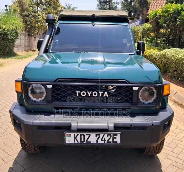 Toyota Land Cruiser 2014 Teal