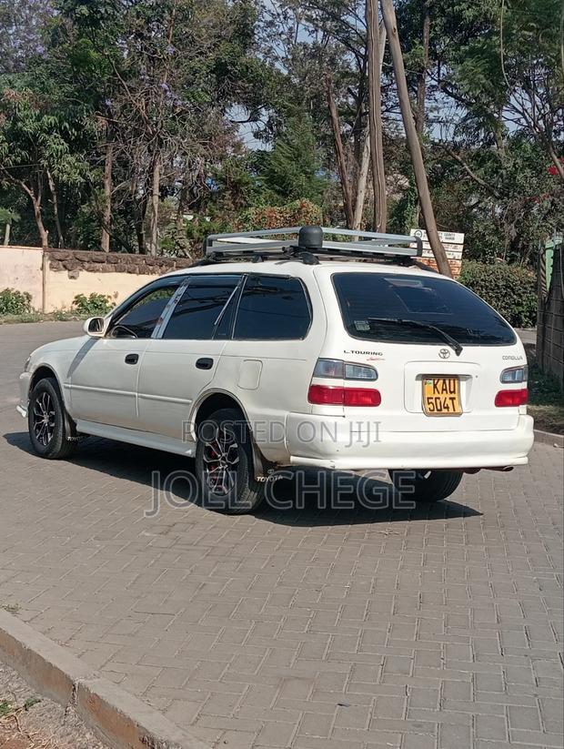 Toyota Corolla 2000 White