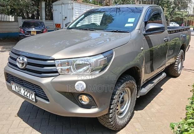 Toyota Hilux 2018 Gray