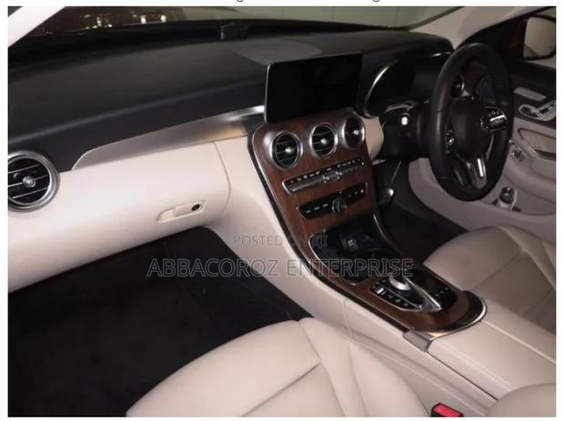 Mercedes-Benz C200 2019 Red