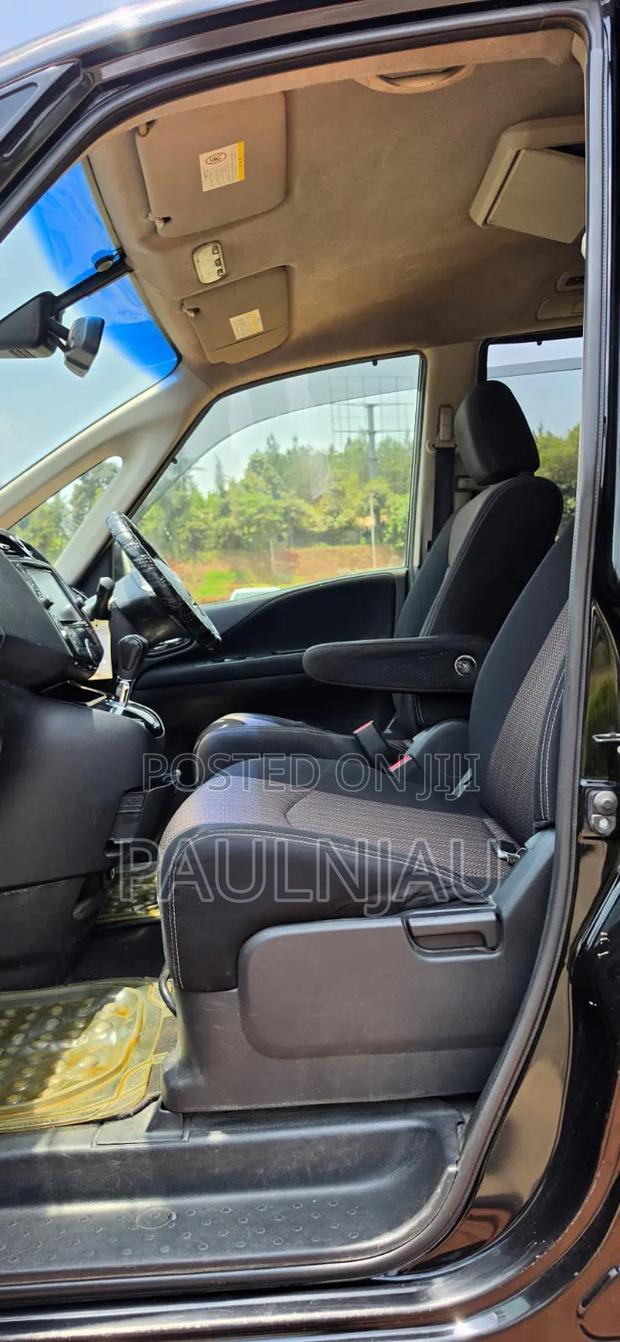 Nissan Serena 2016