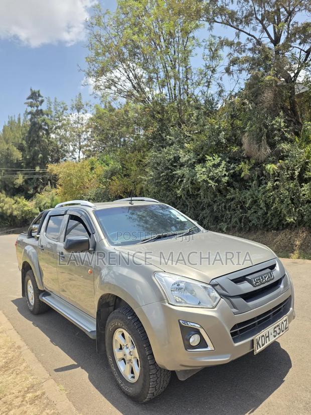 Isuzu D-MAX 2022 Gold