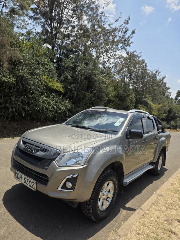 Isuzu D-MAX 2022 Gold