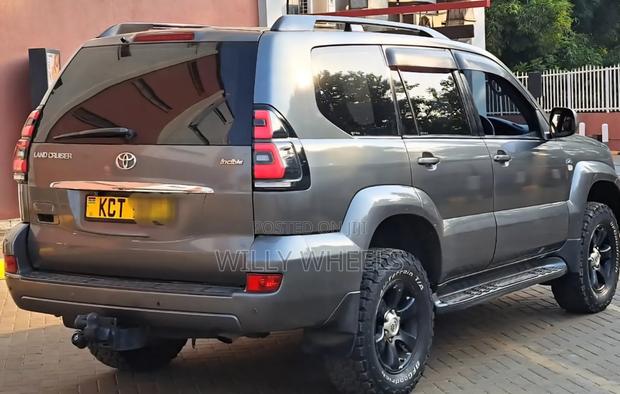 Toyota Land Cruiser Prado 3.0 D-4D 5dr 2008 Gray