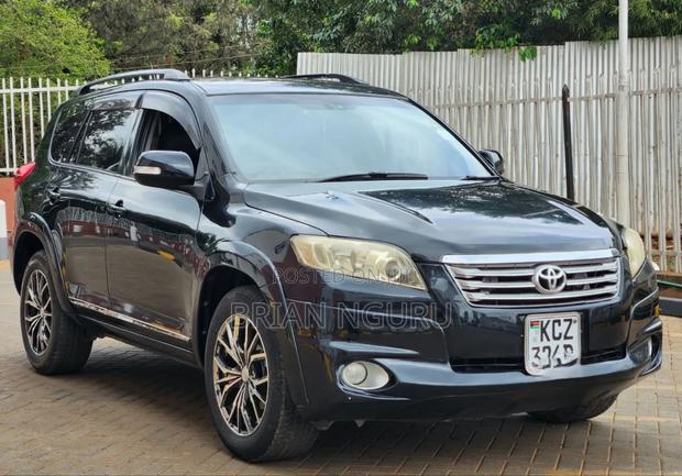 Toyota Vanguard 2013 Black