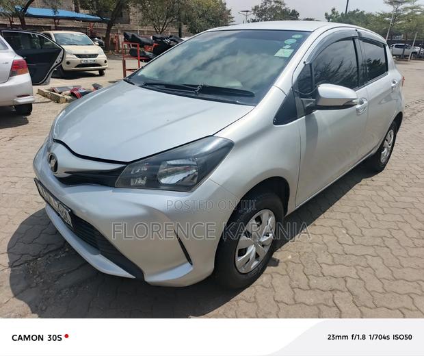 Toyota Vitz 2016 Silver