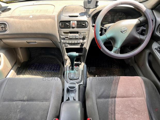 Nissan Sunny 2006 Silver
