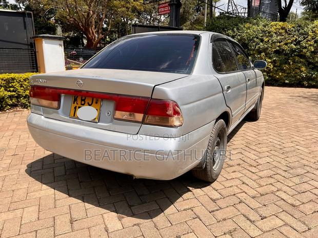 Nissan Sunny 2006 Silver