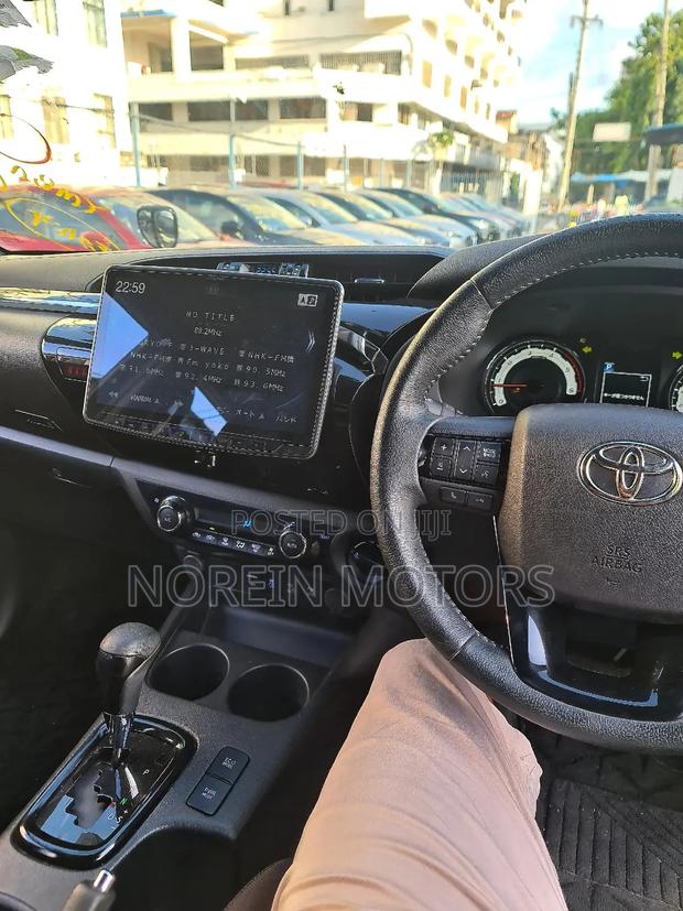 Toyota Hilux 2019 Black