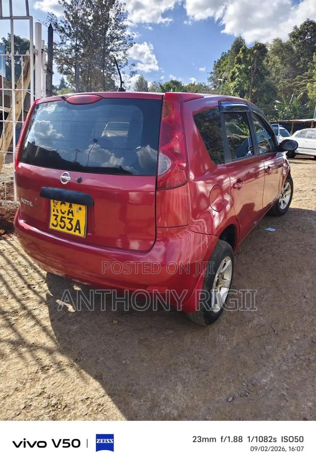 Nissan Note 2009 Red