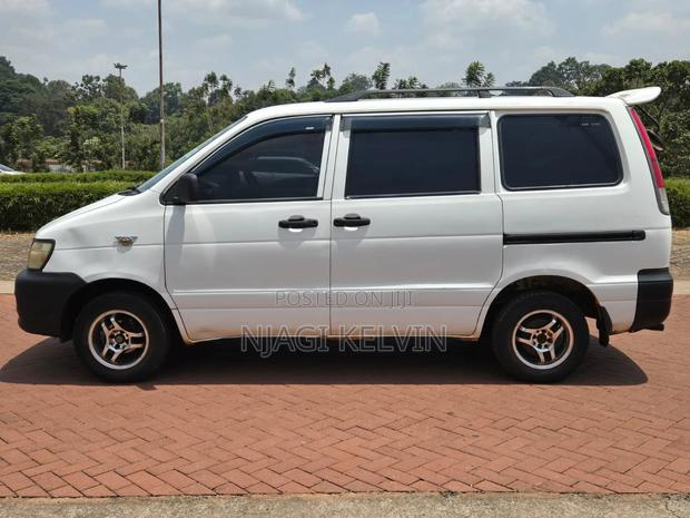 Toyota TownAce 2002 White