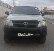 Toyota Hilux 2.5 D-4D SRX 2010 Silver for sale