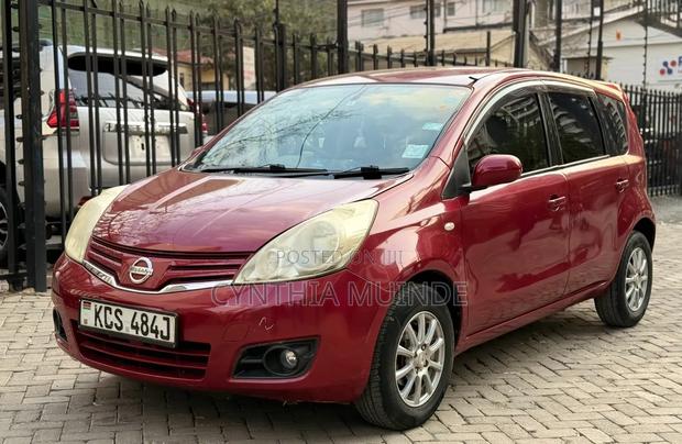 Nissan Note 2011 Red
