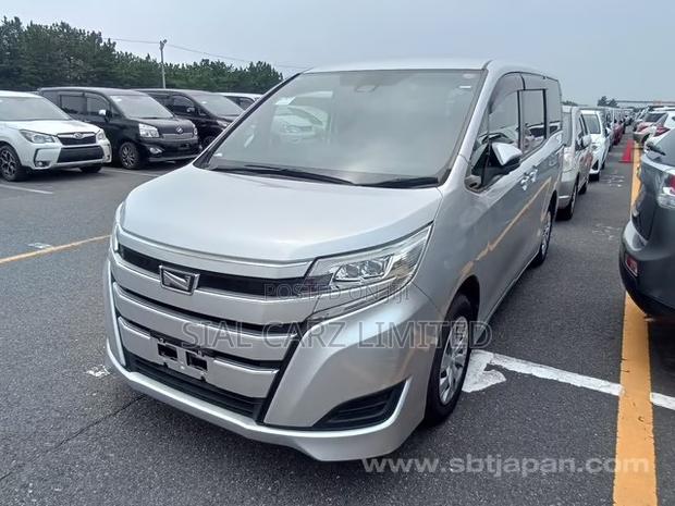 Toyota Noah 2.0 FWD (8 Seater) 2020 Silver