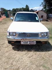 Toyota Hilux 2003 White for sale
