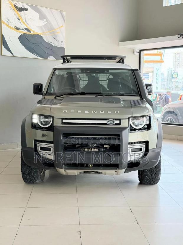 Land Rover Defender 2021