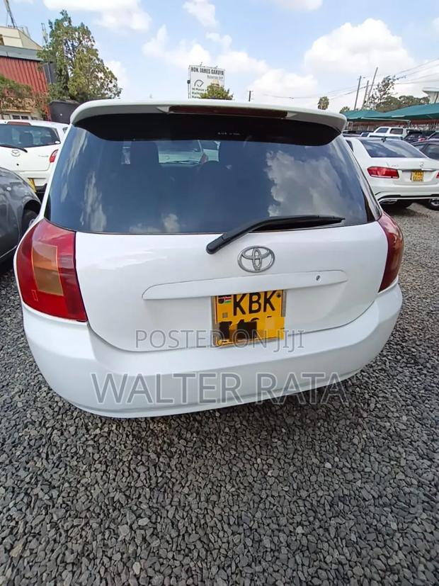 Toyota Corolla RunX 2003 White