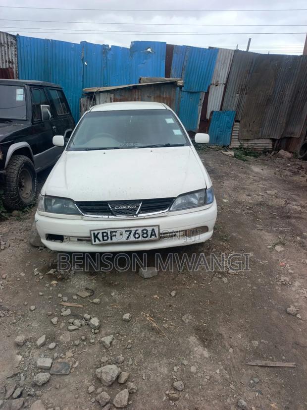 Toyota Carina 1.5 FWD Sedan 2001 White