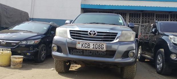 Toyota Hilux 2014 Gray