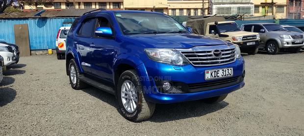 Toyota Fortuner 3.0 D AWD 2012 Blue