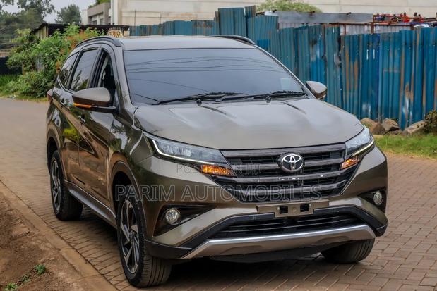 Toyota Rush 2019 Gold