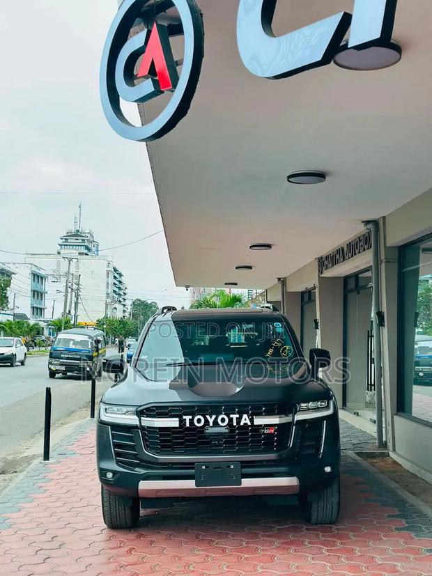 Toyota Land Cruiser 2022 Gray