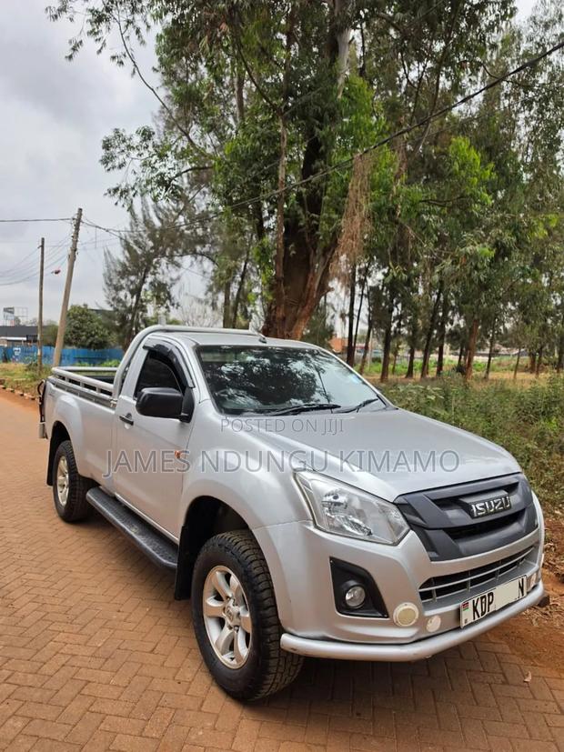 Isuzu D-MAX 2024 Silver