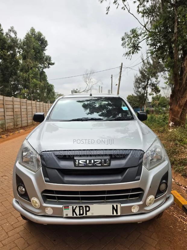 Isuzu D-MAX 2024 Silver