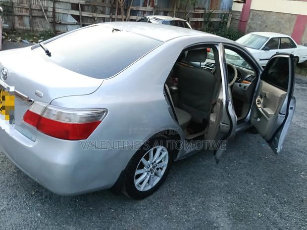 Toyota Premio 2010 Silver