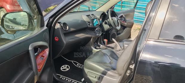 Toyota Vanguard 2011 Black