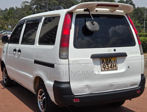 Toyota TownAce 2002 White
