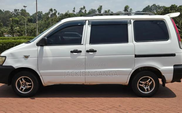 Toyota TownAce 2002 White