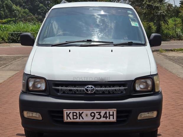 Toyota TownAce 2002 White