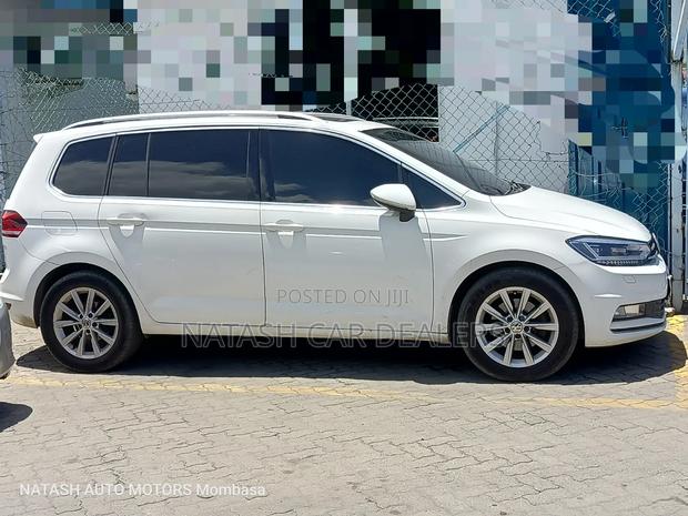 Volkswagen Touran 2016 White