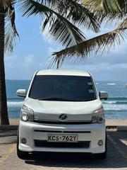 Toyota Noah 2.0 143hp FWD (7 Seater) 2011 White for sale