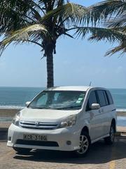 Toyota ISIS 1.8 G 2WD 2011 White for sale