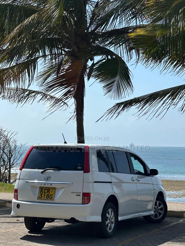 Toyota ISIS 1.8 G 2WD 2011 White