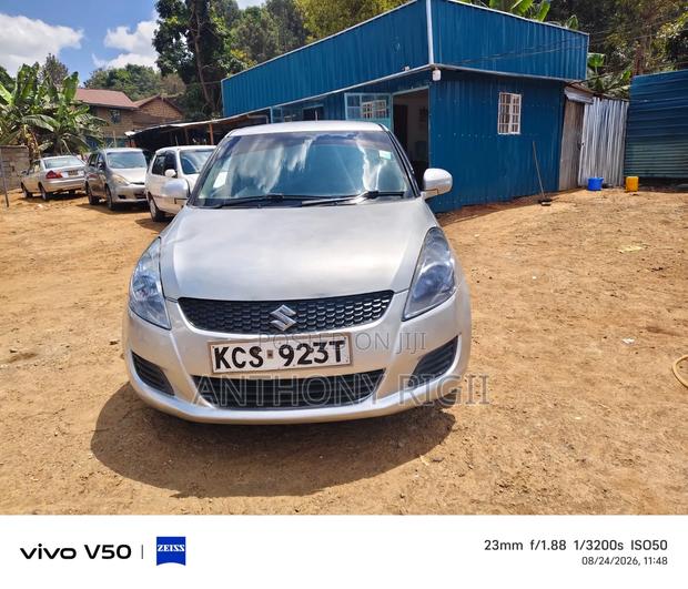 Suzuki Swift 2011 Silver