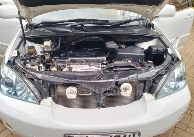Toyota Harrier 2005 White