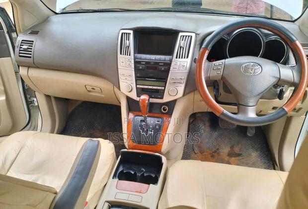 Toyota Harrier 2005 White